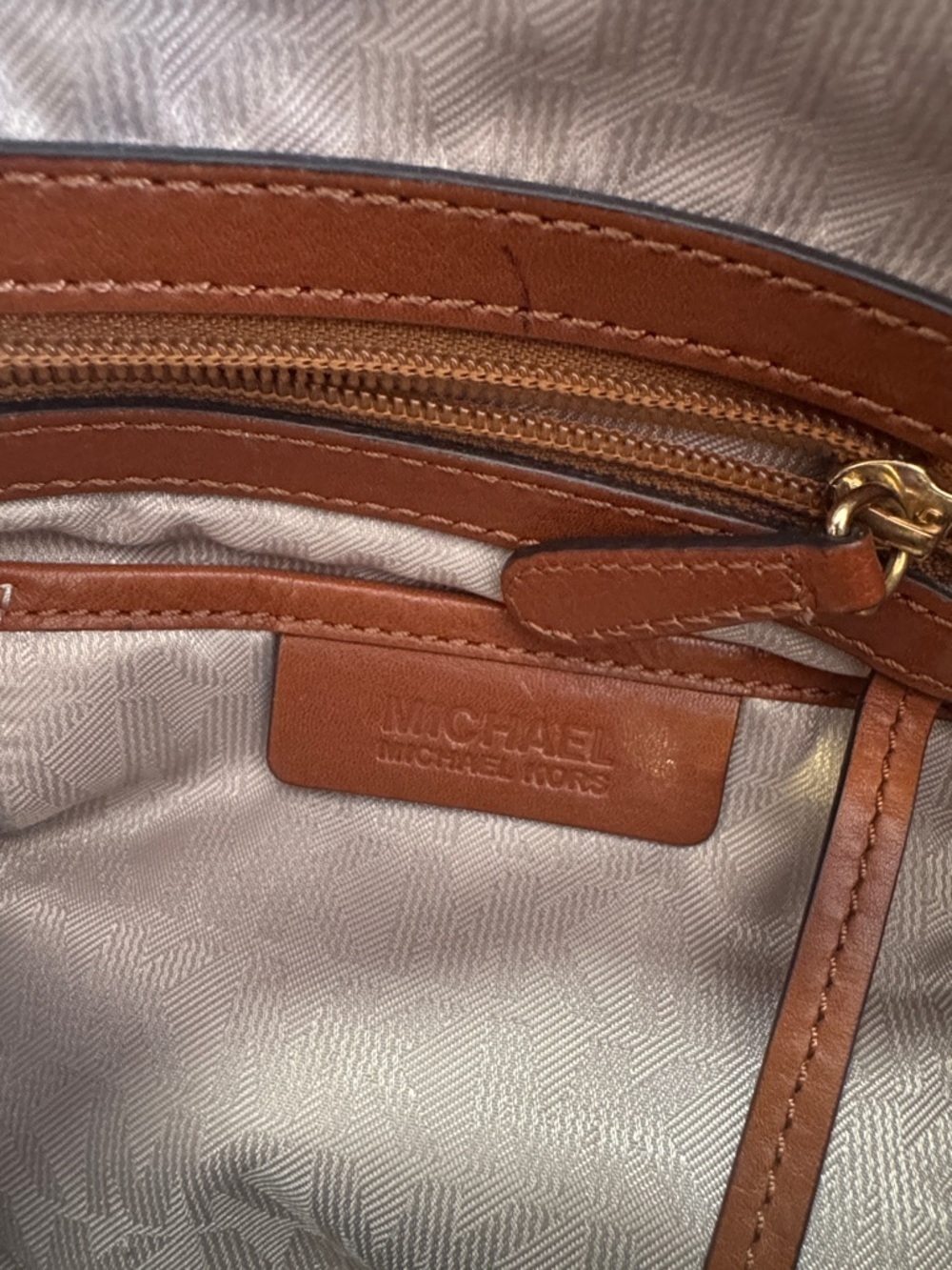 Michael Kors Signature MK Tote in Vanilla and Brown - Picture 5 of 8